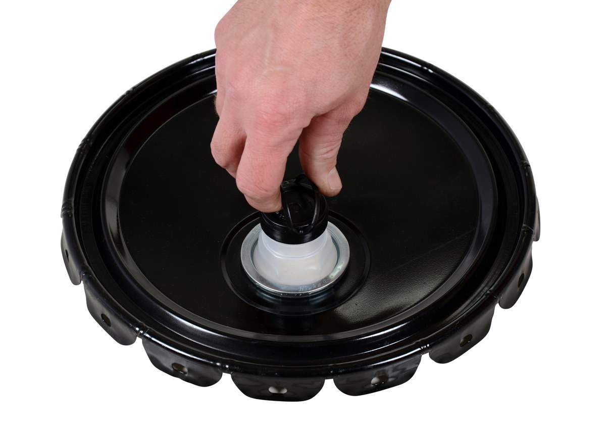 Vestil Lid-Stl-S-Un Steel Unrated Spout Top Lid 4