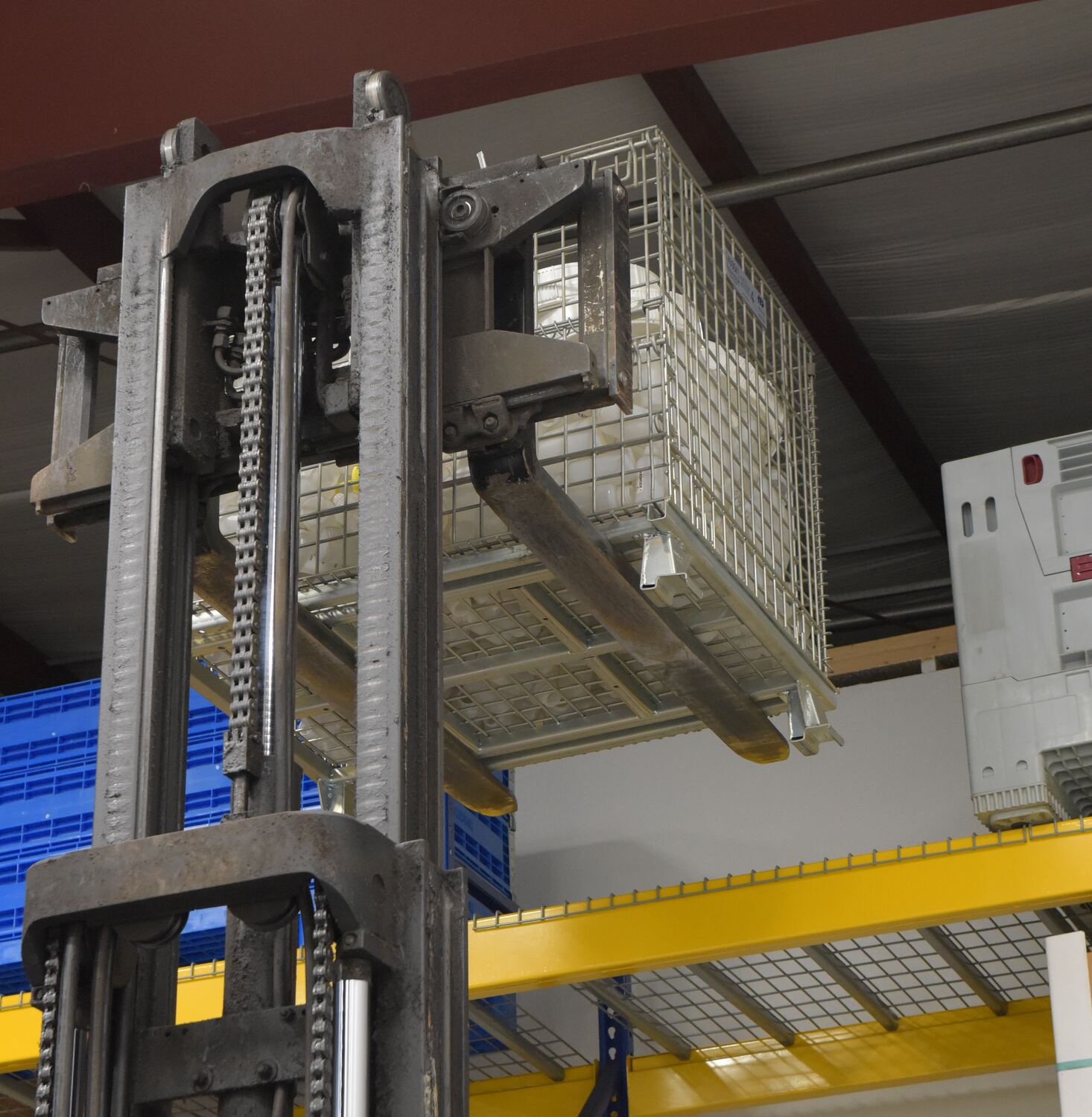 Vestil Vwire-40H Galvanized Steel Mesh Container 8